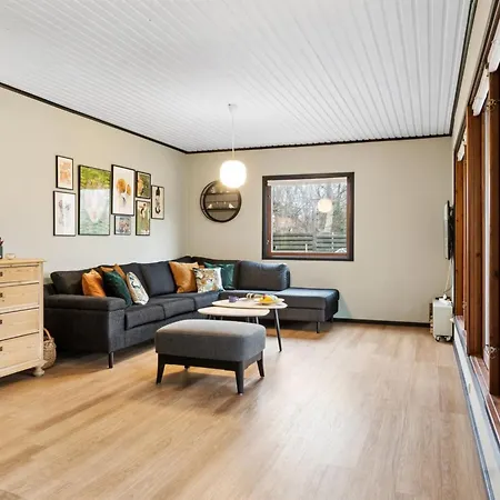 Janna - 1-4km From The Sea By Interhome *
